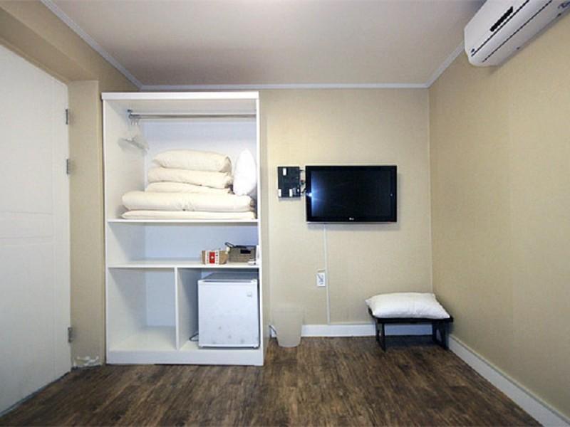 Crib 49 Guesthouse - Foreigner Only Сеул Екстериор снимка